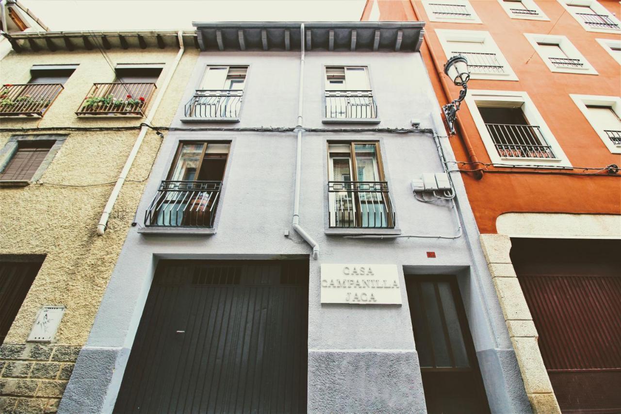Casa Campanilla Jaca Hotel Exterior photo
